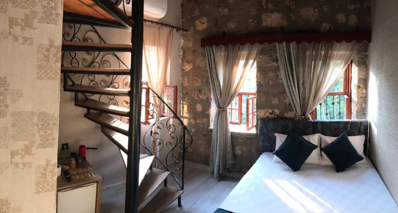 Grand Friends Bed and Breakfast Antalia Esterno foto